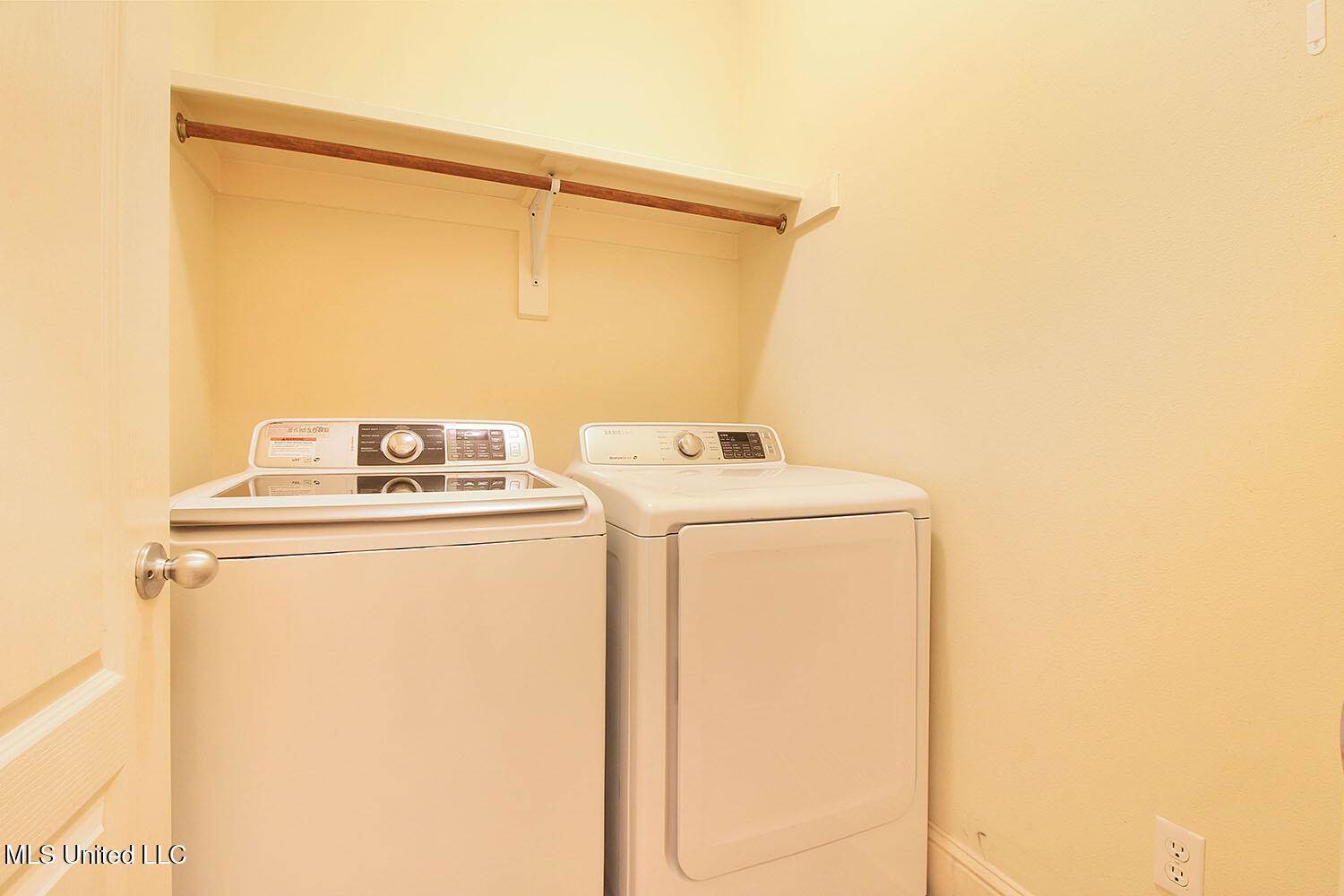 2509 Rue Beaux Chenes, Ocean Springs, MS 39564