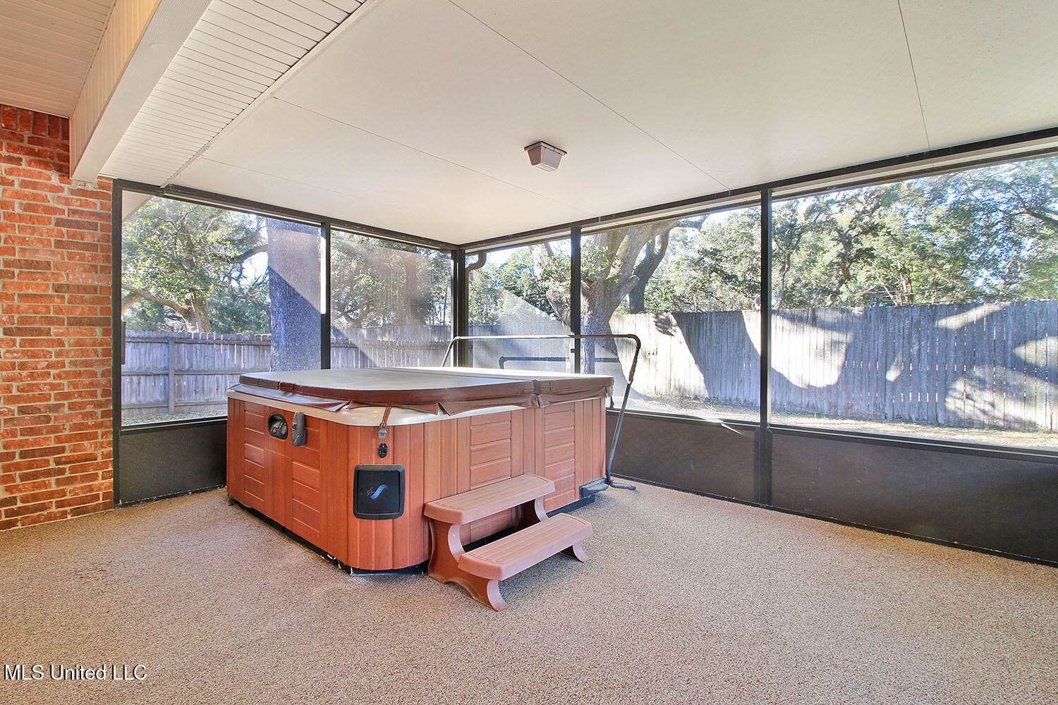 2509 Rue Beaux Chenes, Ocean Springs, MS 39564