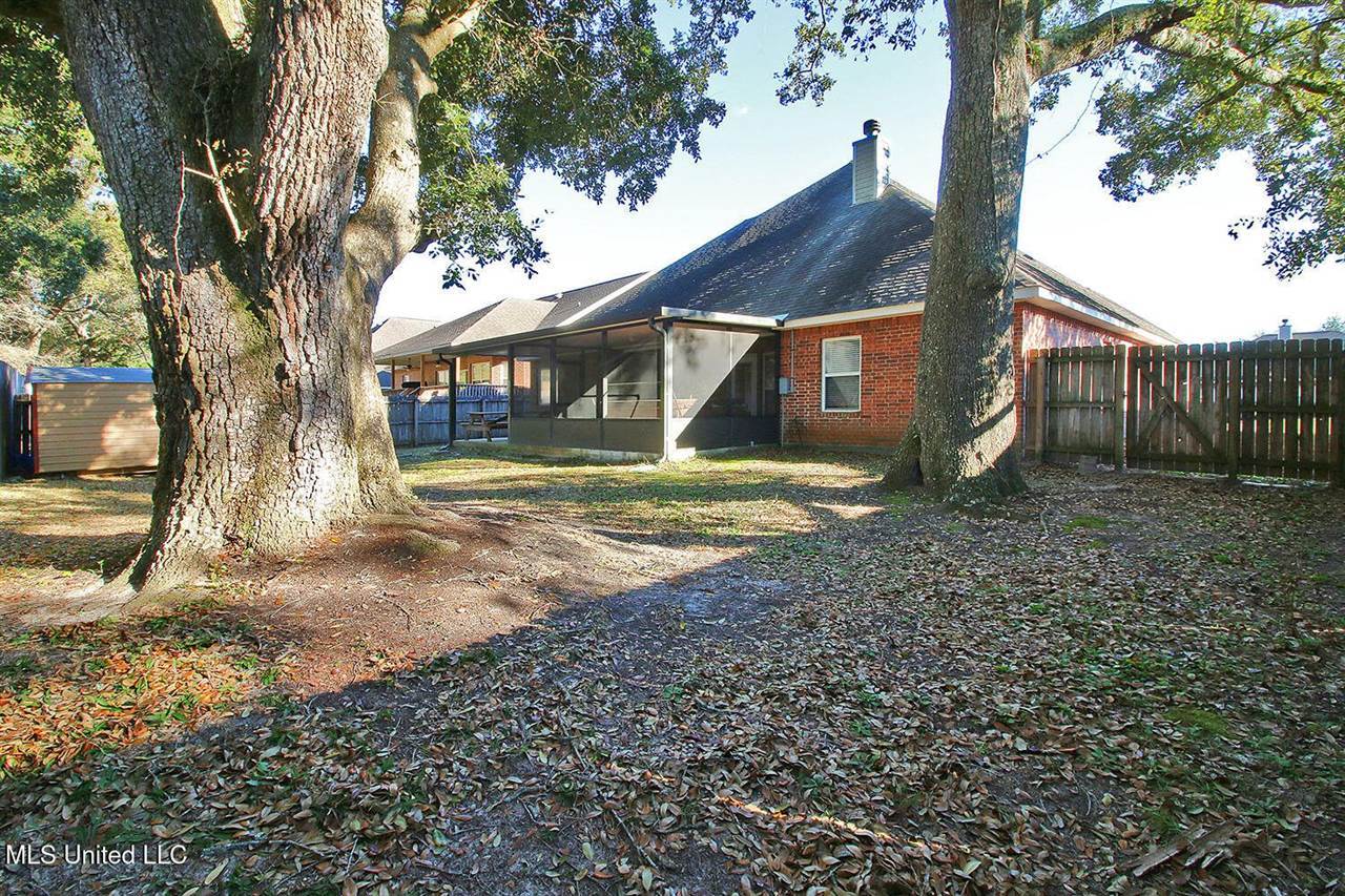 2509 Rue Beaux Chenes, Ocean Springs, MS 39564