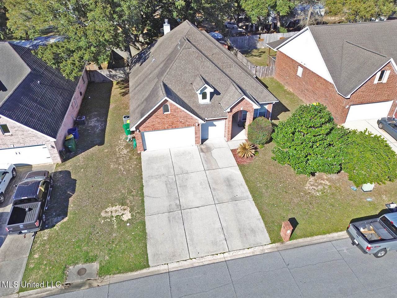 2509 Rue Beaux Chenes, Ocean Springs, MS 39564