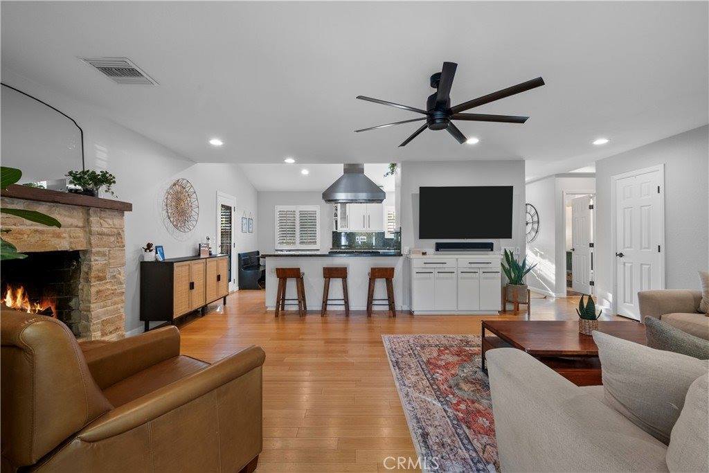 22402 Los Rogues Drive, Saugus, CA 91350