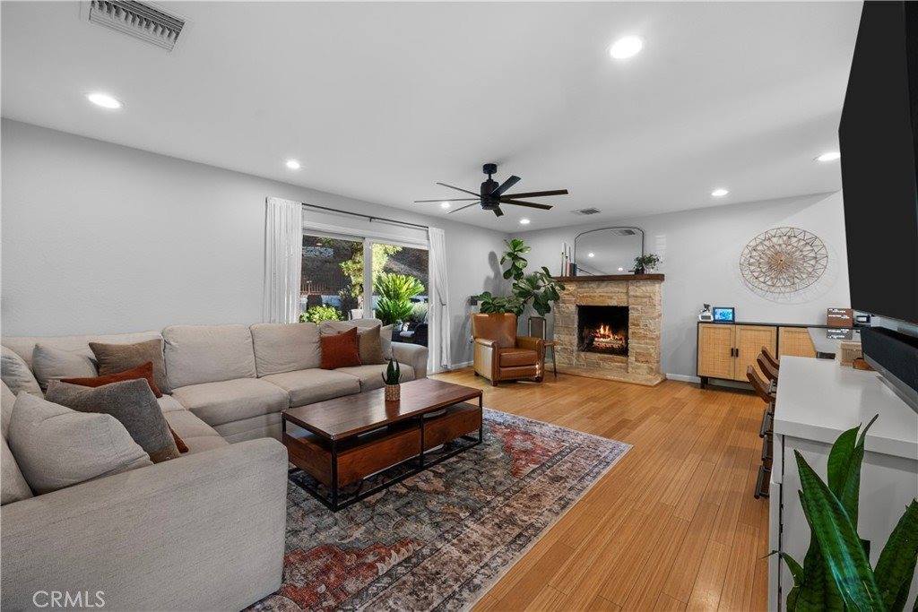 22402 Los Rogues Drive, Saugus, CA 91350