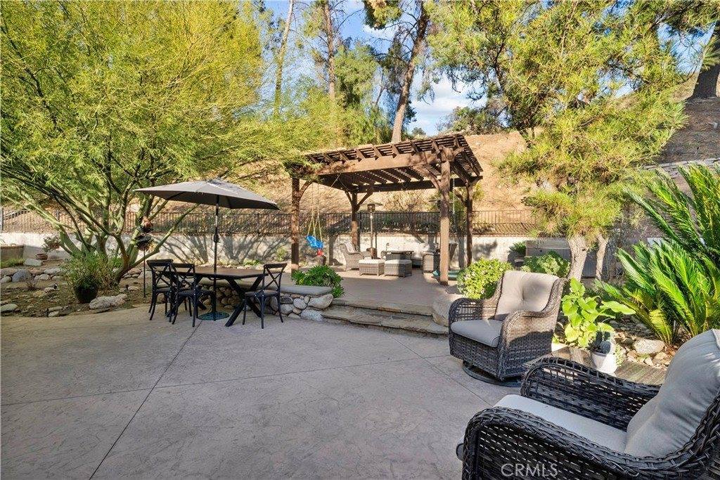 22402 Los Rogues Drive, Saugus, CA 91350