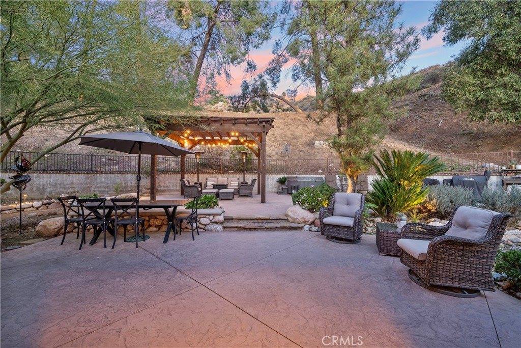 22402 Los Rogues Drive, Saugus, CA 91350