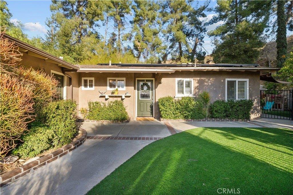 22402 Los Rogues Drive, Saugus, CA 91350