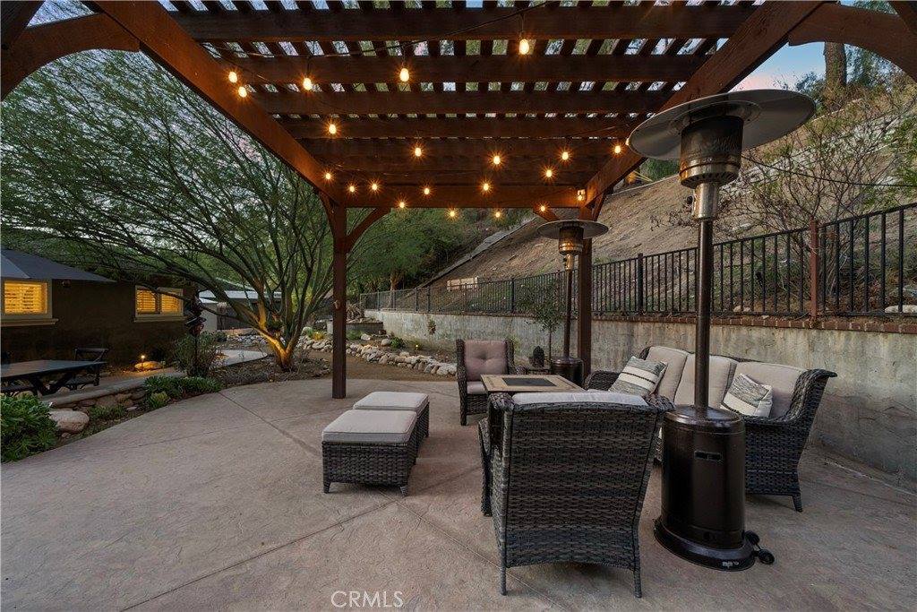 22402 Los Rogues Drive, Saugus, CA 91350