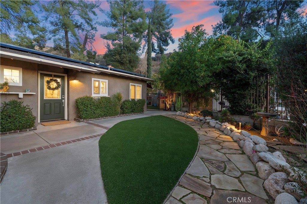 22402 Los Rogues Drive, Saugus, CA 91350