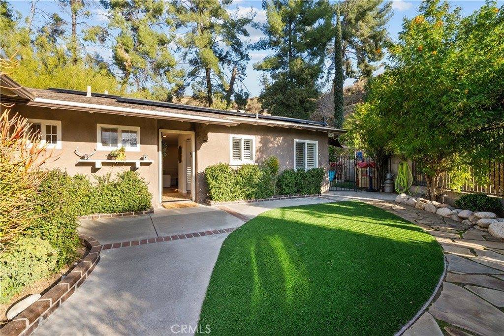 22402 Los Rogues Drive, Saugus, CA 91350