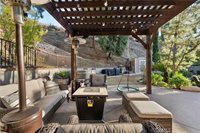 22402 Los Rogues Drive, Saugus, CA 91350