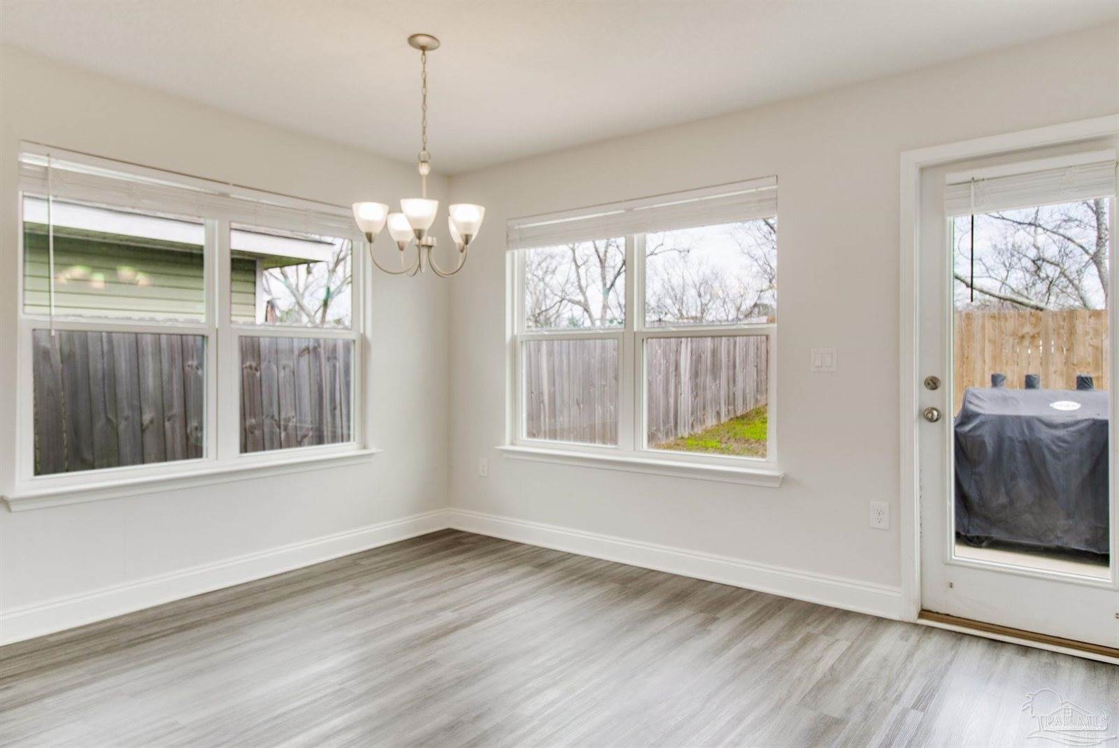 6240 Cardinal Cove Ln, Pensacola, FL 32504