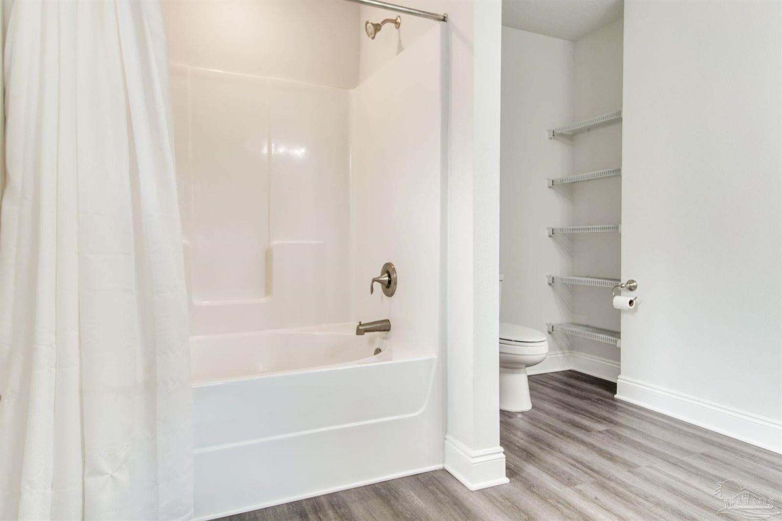 6240 Cardinal Cove Ln, Pensacola, FL 32504