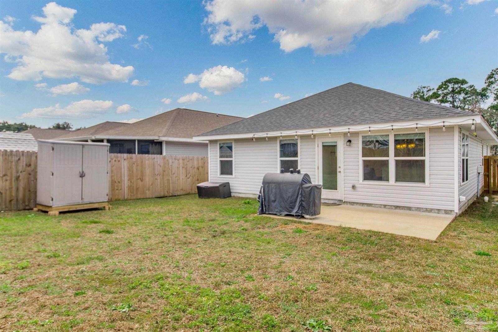 6240 Cardinal Cove Ln, Pensacola, FL 32504