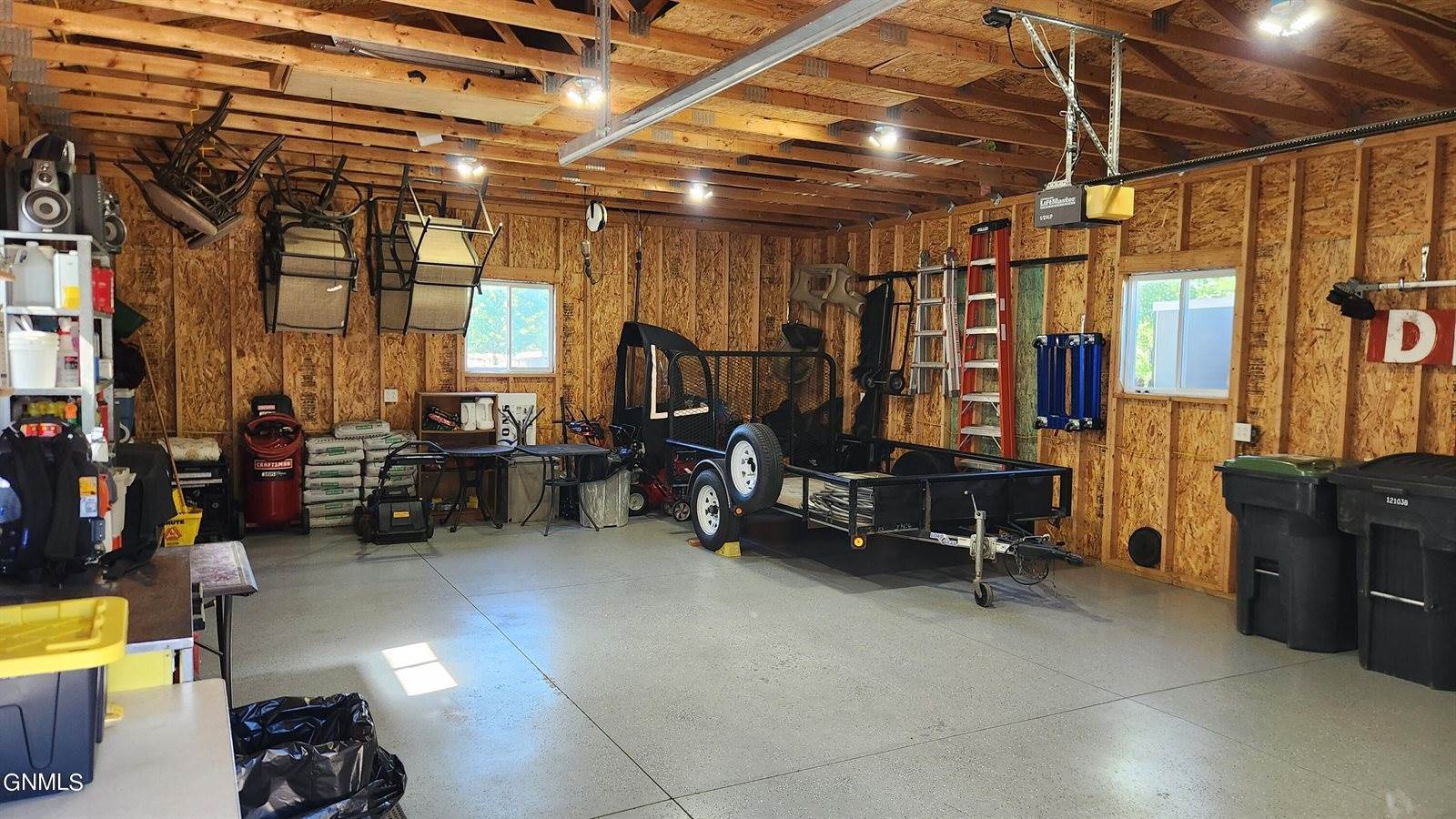 1026 25th St SE, Mandan, ND 58554