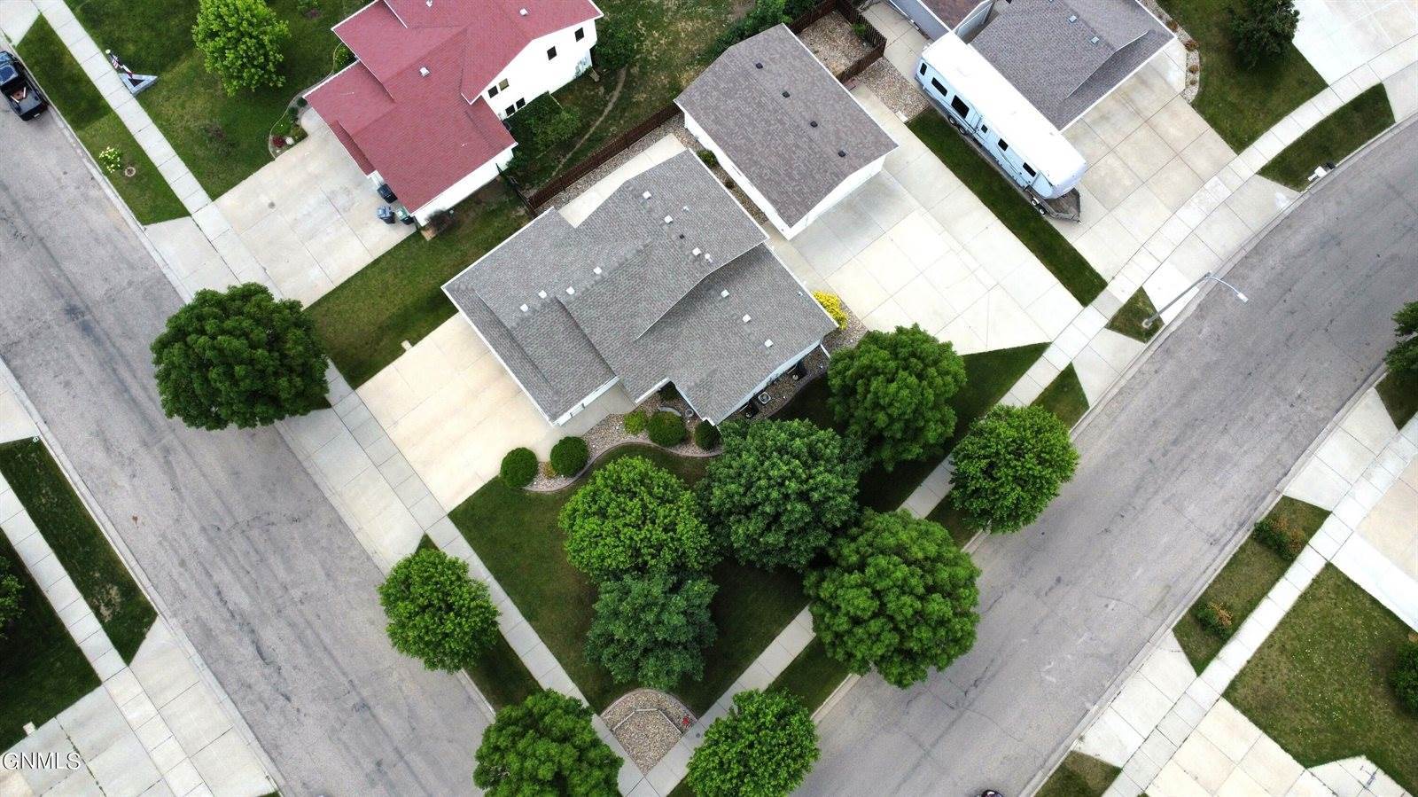 1026 25th St SE, Mandan, ND 58554