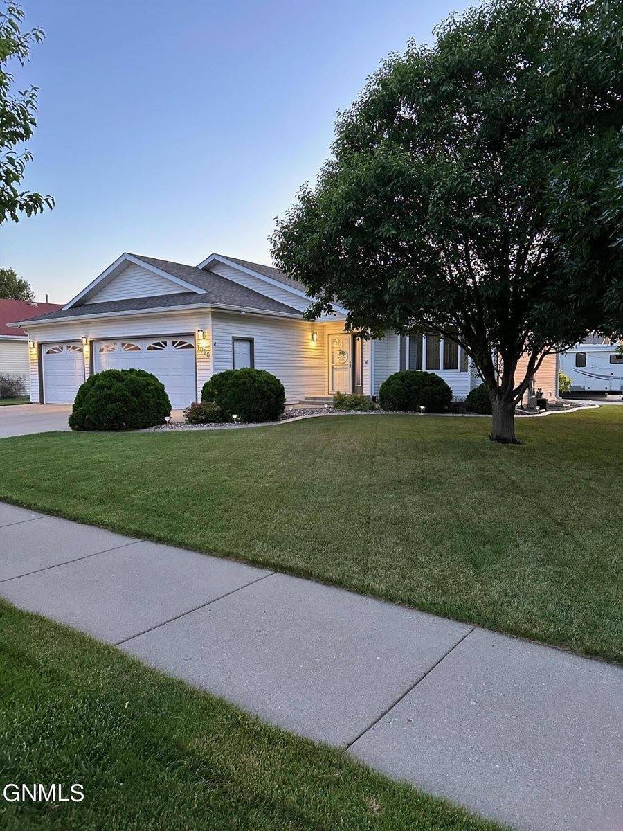 1026 25th St SE, Mandan, ND 58554