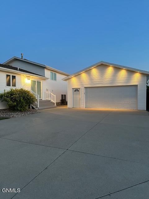 1026 25th St SE, Mandan, ND 58554