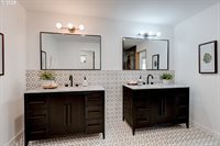 5105 NW 137TH Ave, Portland, OR 97229