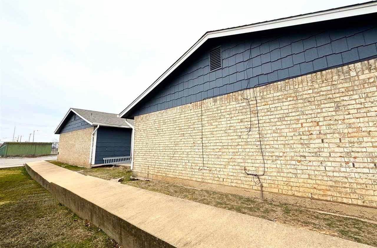 10 SW 69th St, Lawton, OK 73505