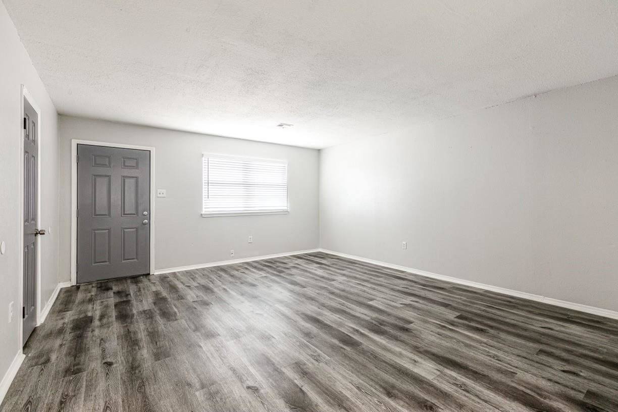 10 SW 69th St, Lawton, OK 73505