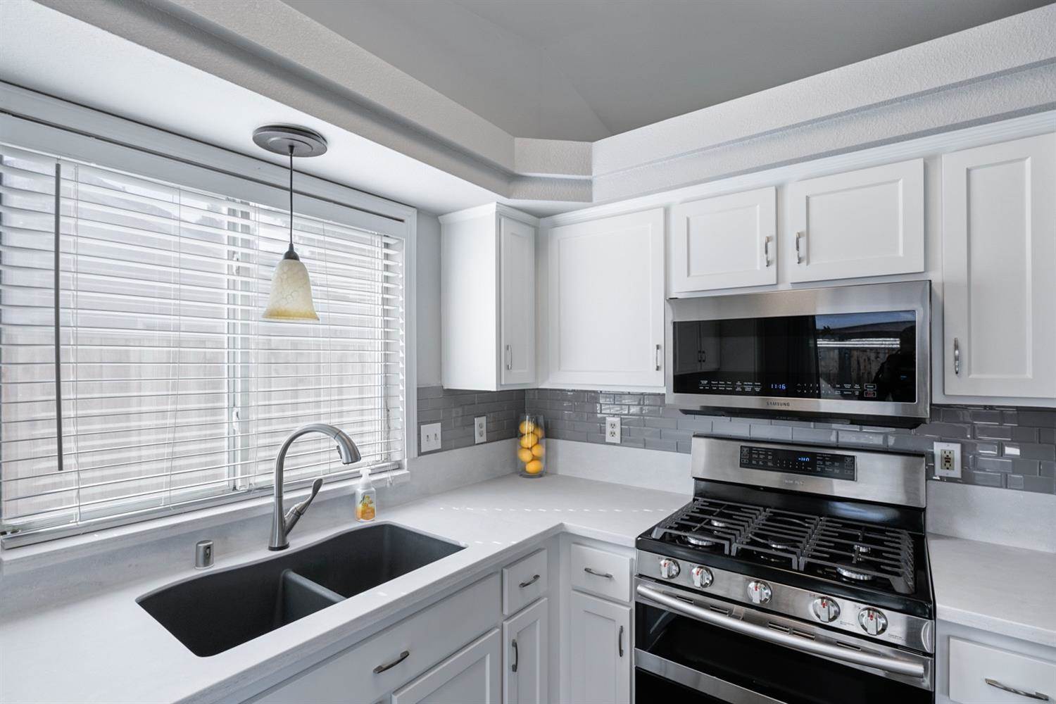 2011 Gold Mine Way, Roseville, CA 95747