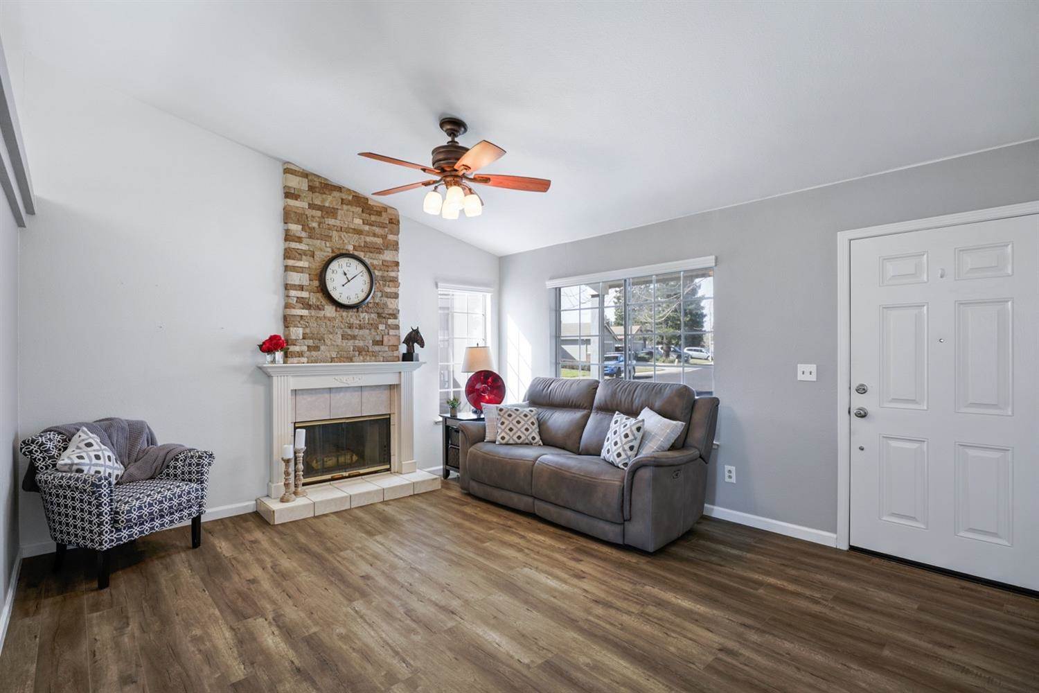 2011 Gold Mine Way, Roseville, CA 95747