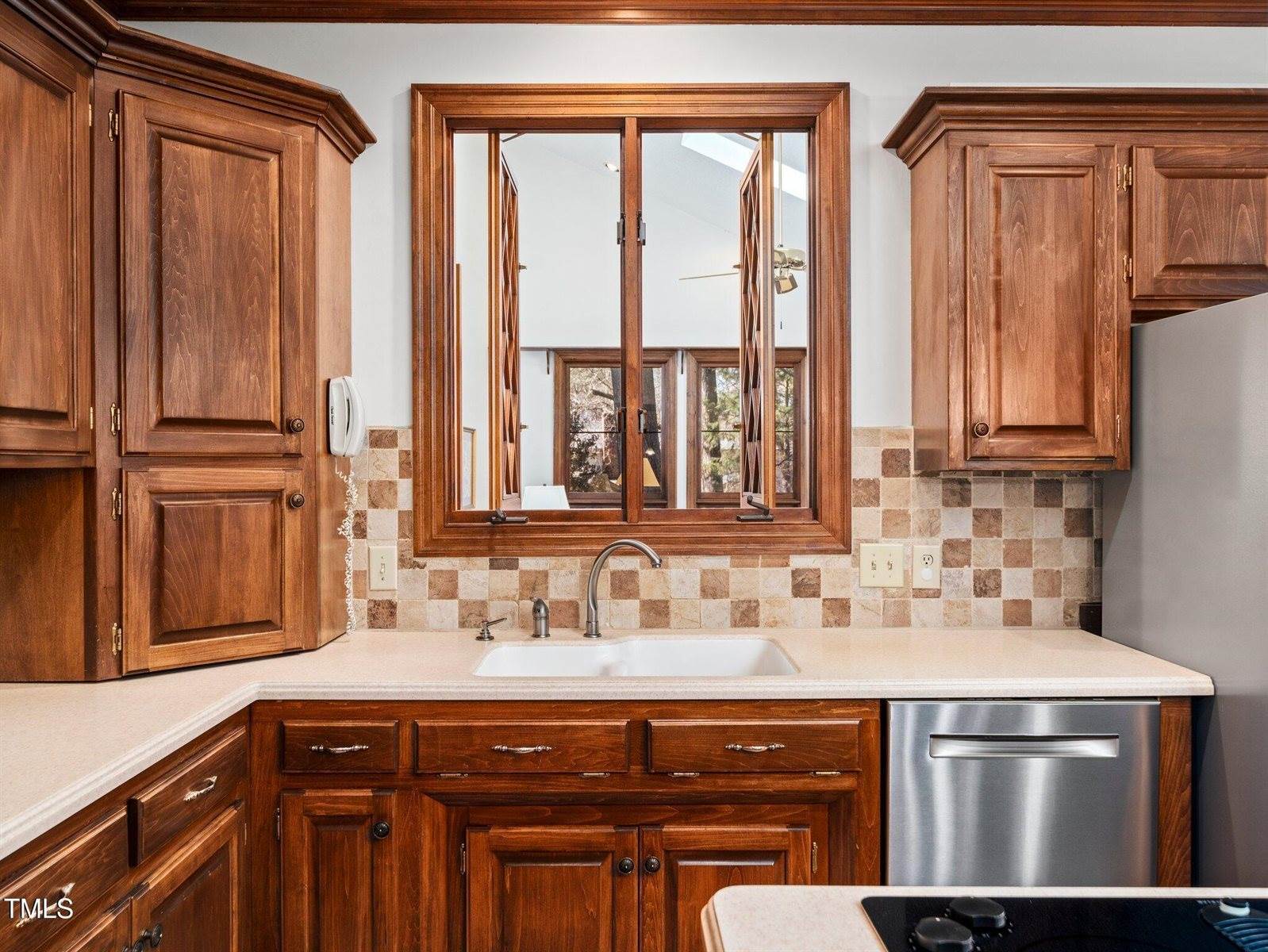 104 Meadowglades Lane, Cary, NC 27518