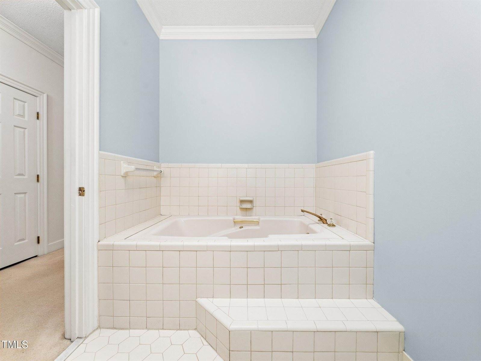 104 Meadowglades Lane, Cary, NC 27518