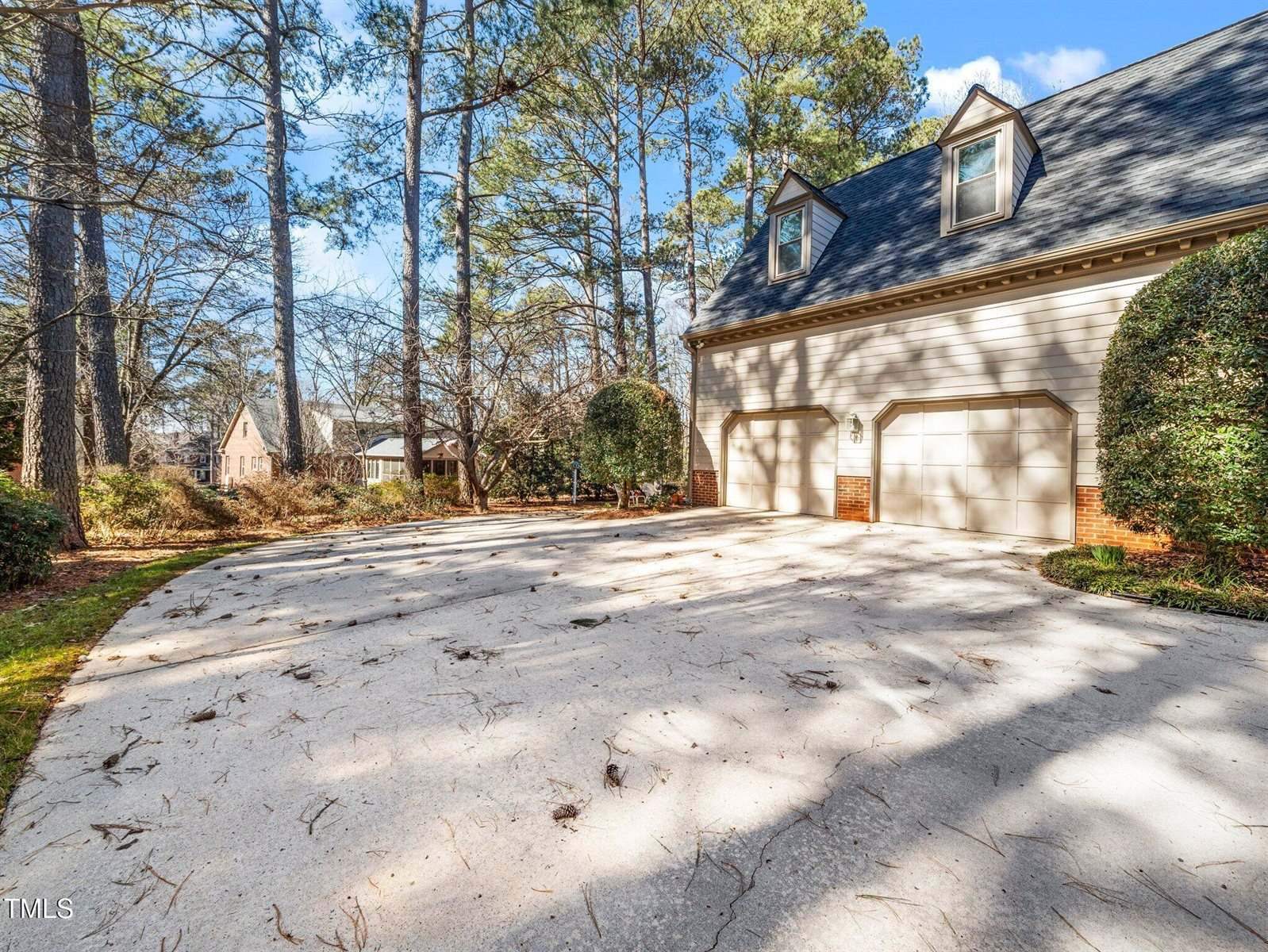 104 Meadowglades Lane, Cary, NC 27518