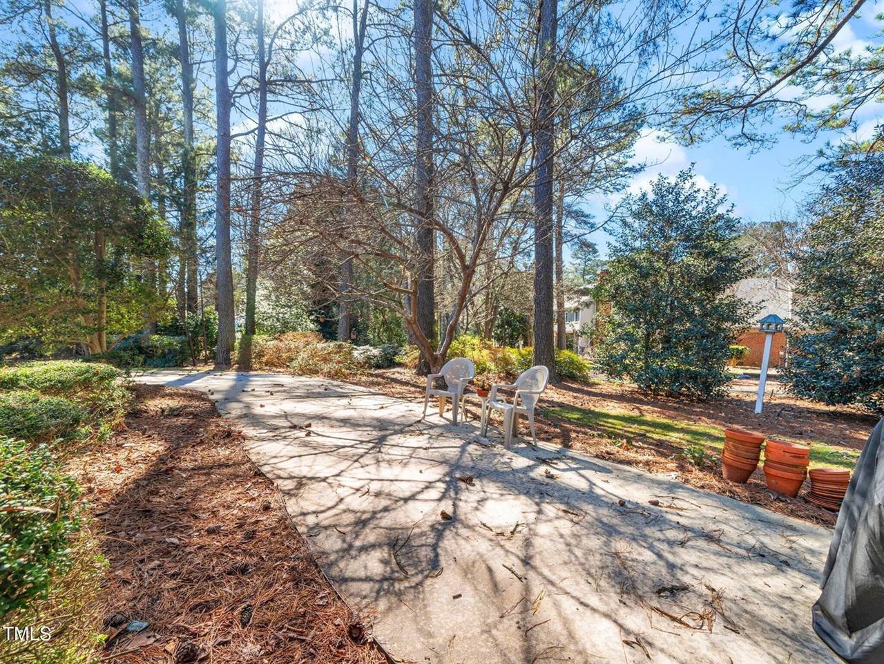 104 Meadowglades Lane, Cary, NC 27518