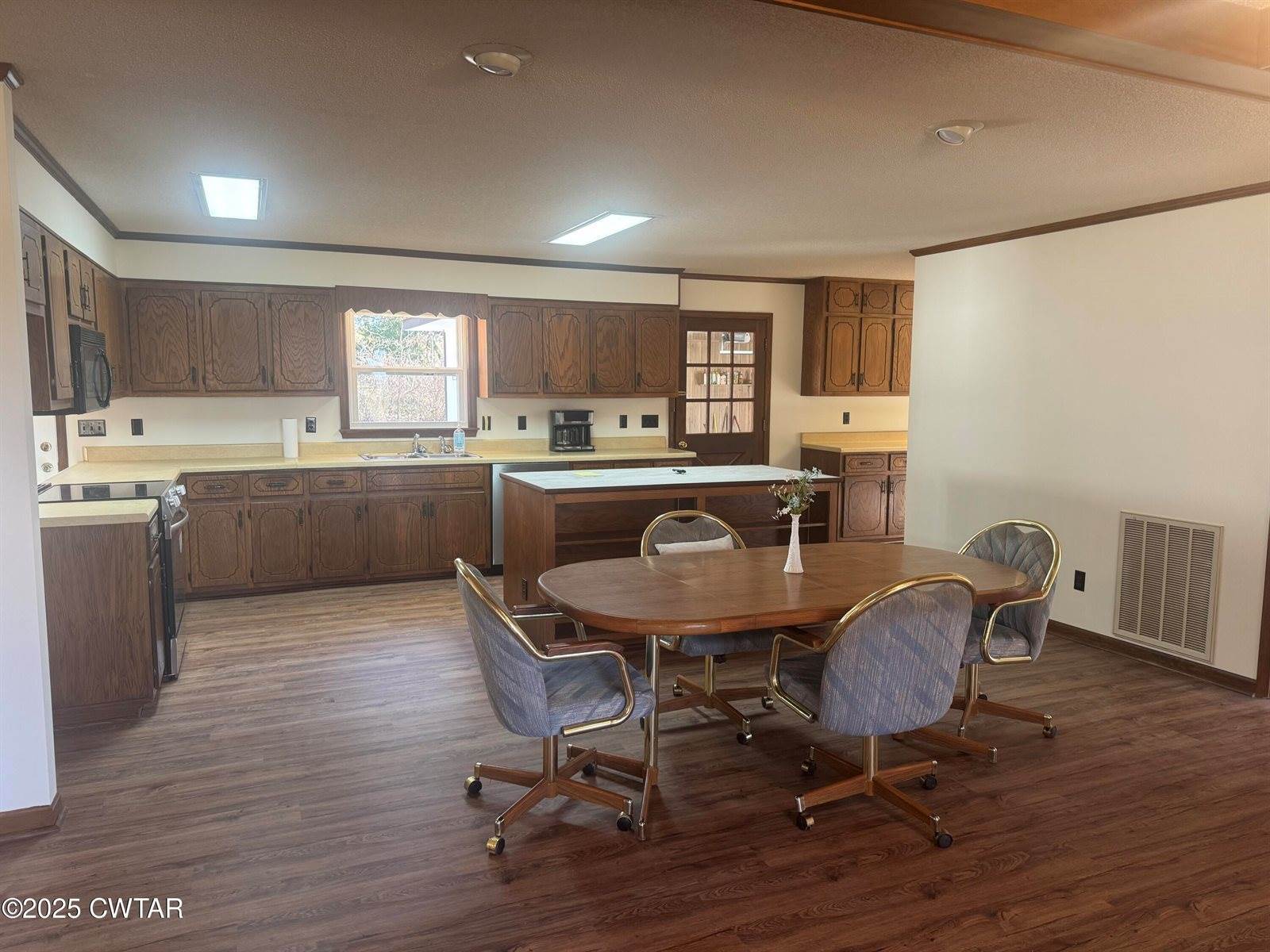 2885 State Route 100 West, Henderson, TN 38340