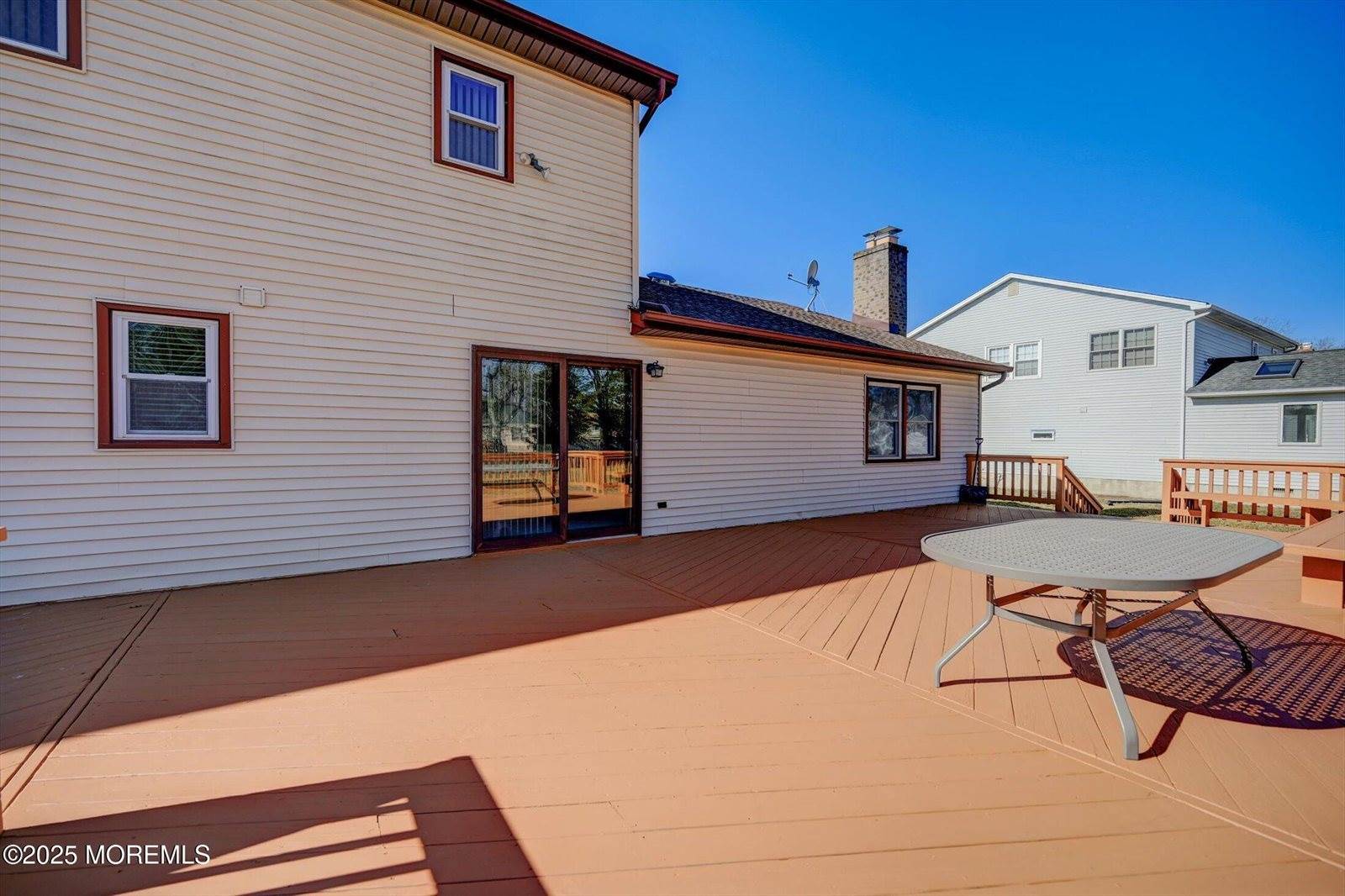 6 Danielle Drive, Manalapan, NJ 07726