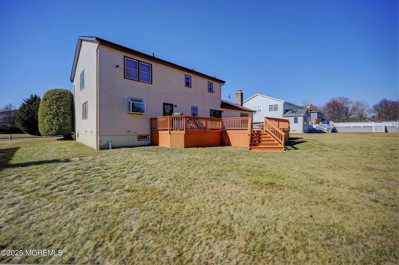 6 Danielle Drive, Manalapan, NJ 07726