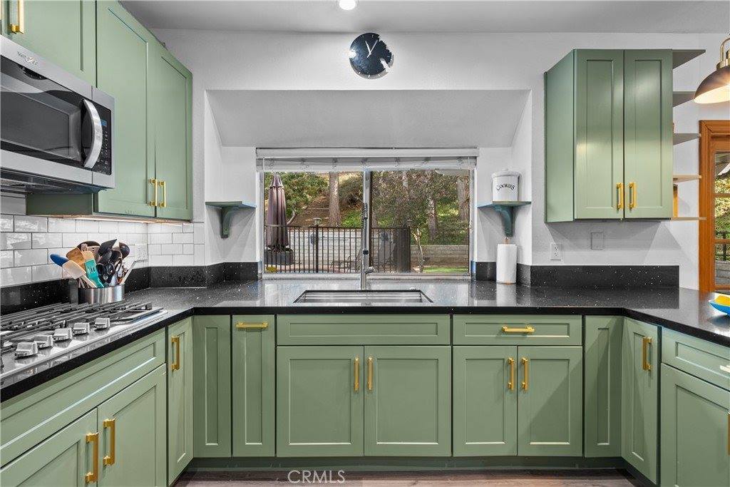 28314 Tamarack Lane, Saugus, CA 91390