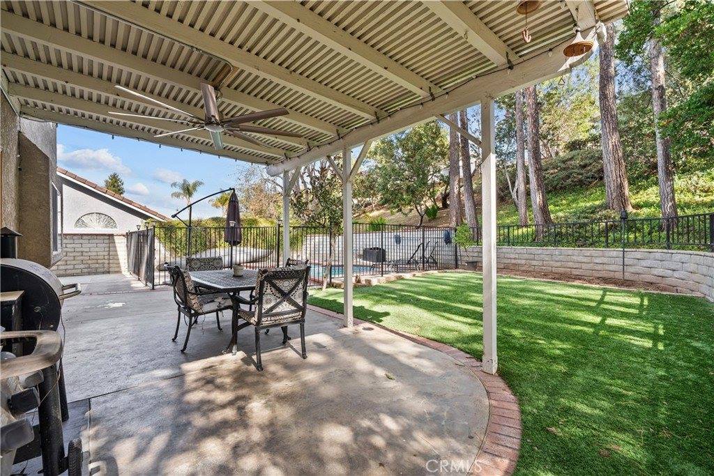 28314 Tamarack Lane, Saugus, CA 91390