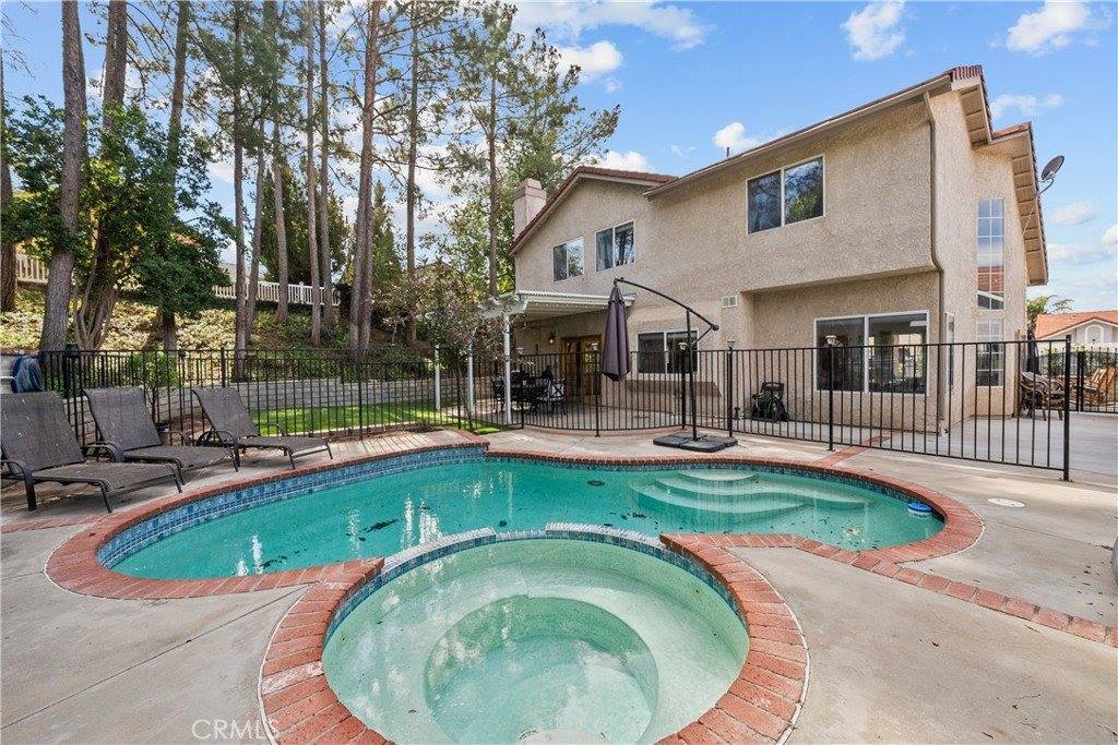 28314 Tamarack Lane, Saugus, CA 91390
