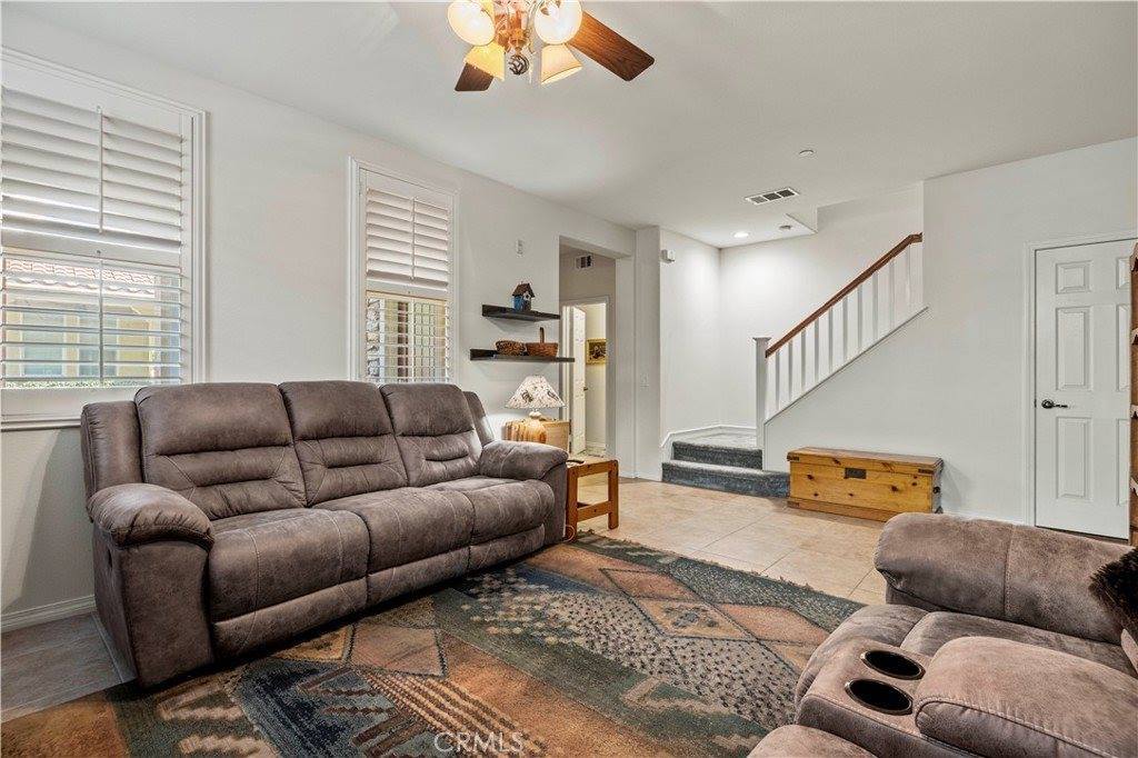 28523 Herrera Street, Valencia, CA 91354