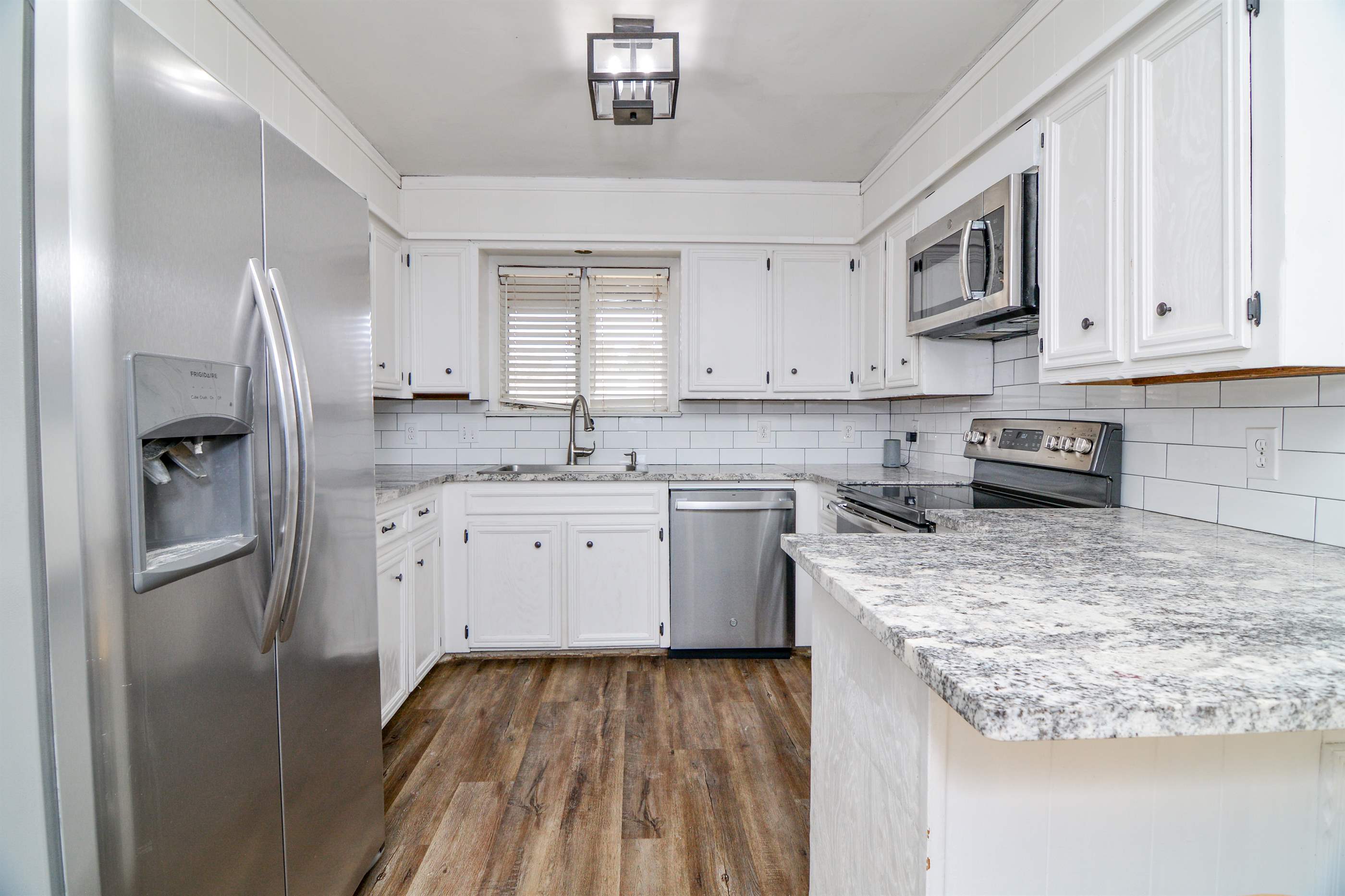 1015 Dogwood Ave, Idalou, TX 79329