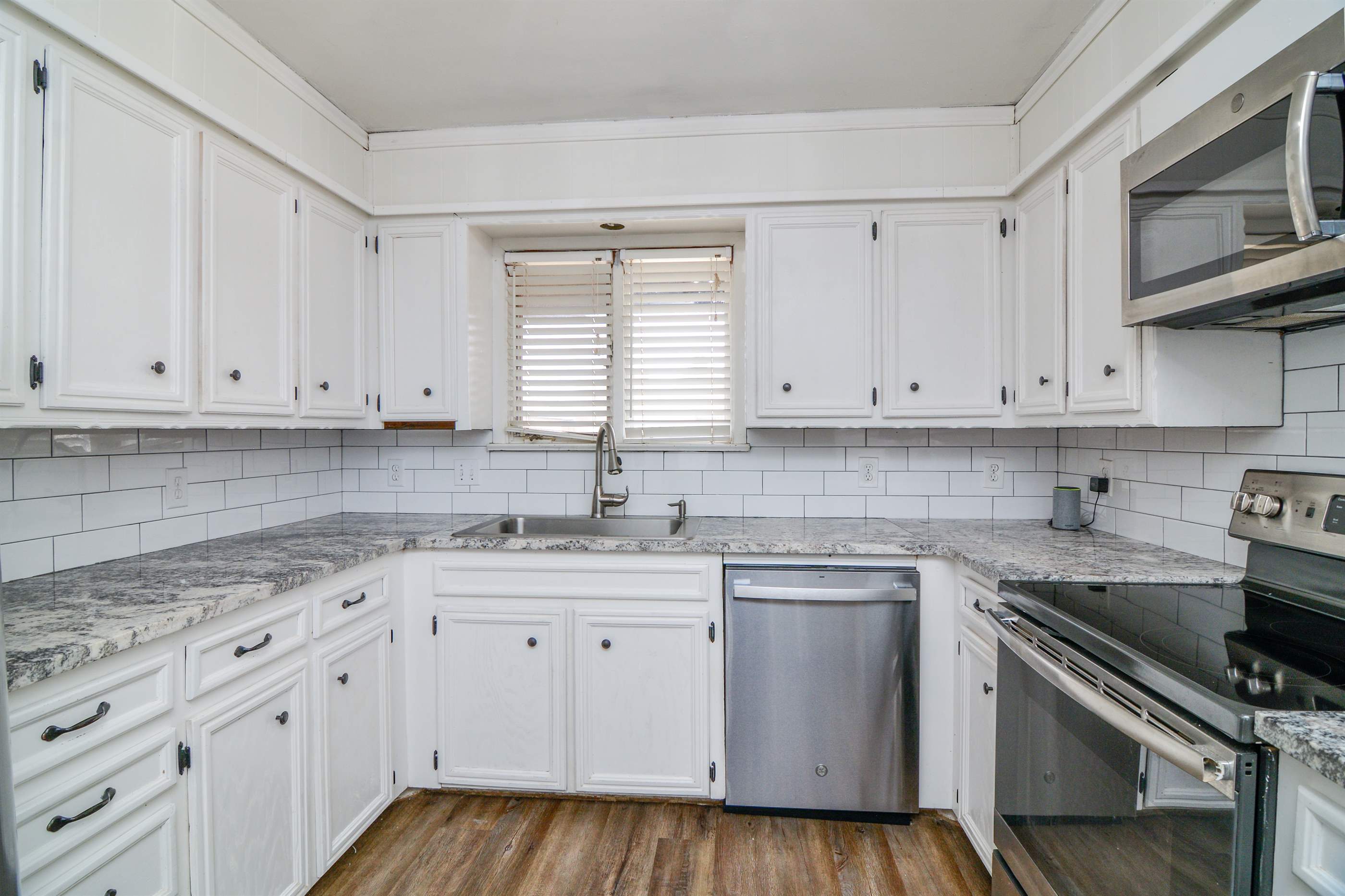 1015 Dogwood Ave, Idalou, TX 79329