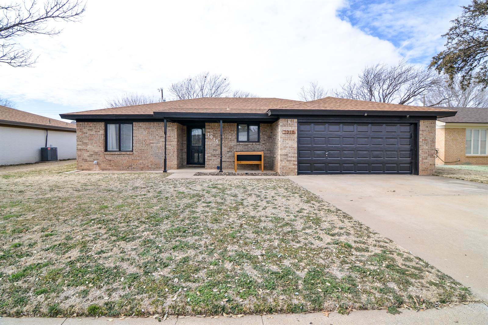 1015 Dogwood Ave, Idalou, TX 79329