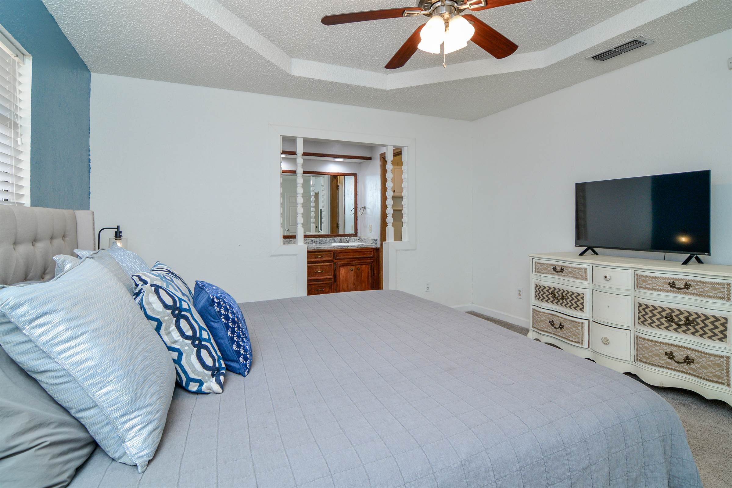 1015 Dogwood Ave, Idalou, TX 79329