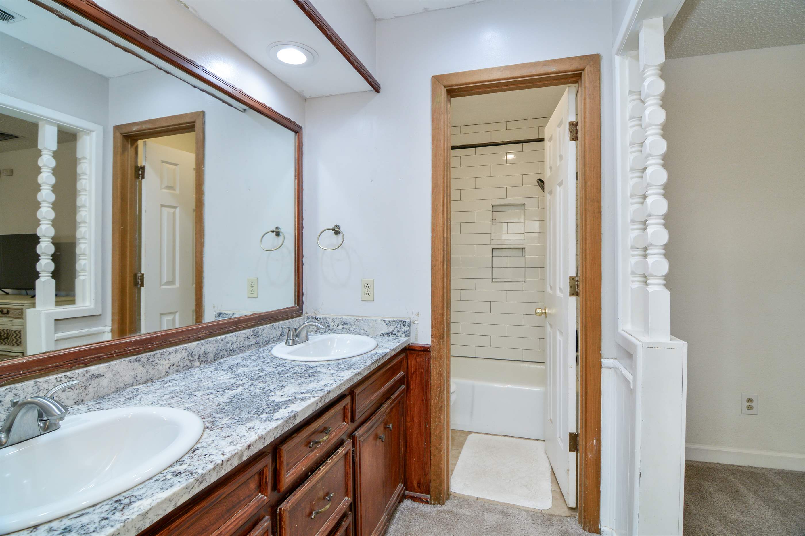 1015 Dogwood Ave, Idalou, TX 79329