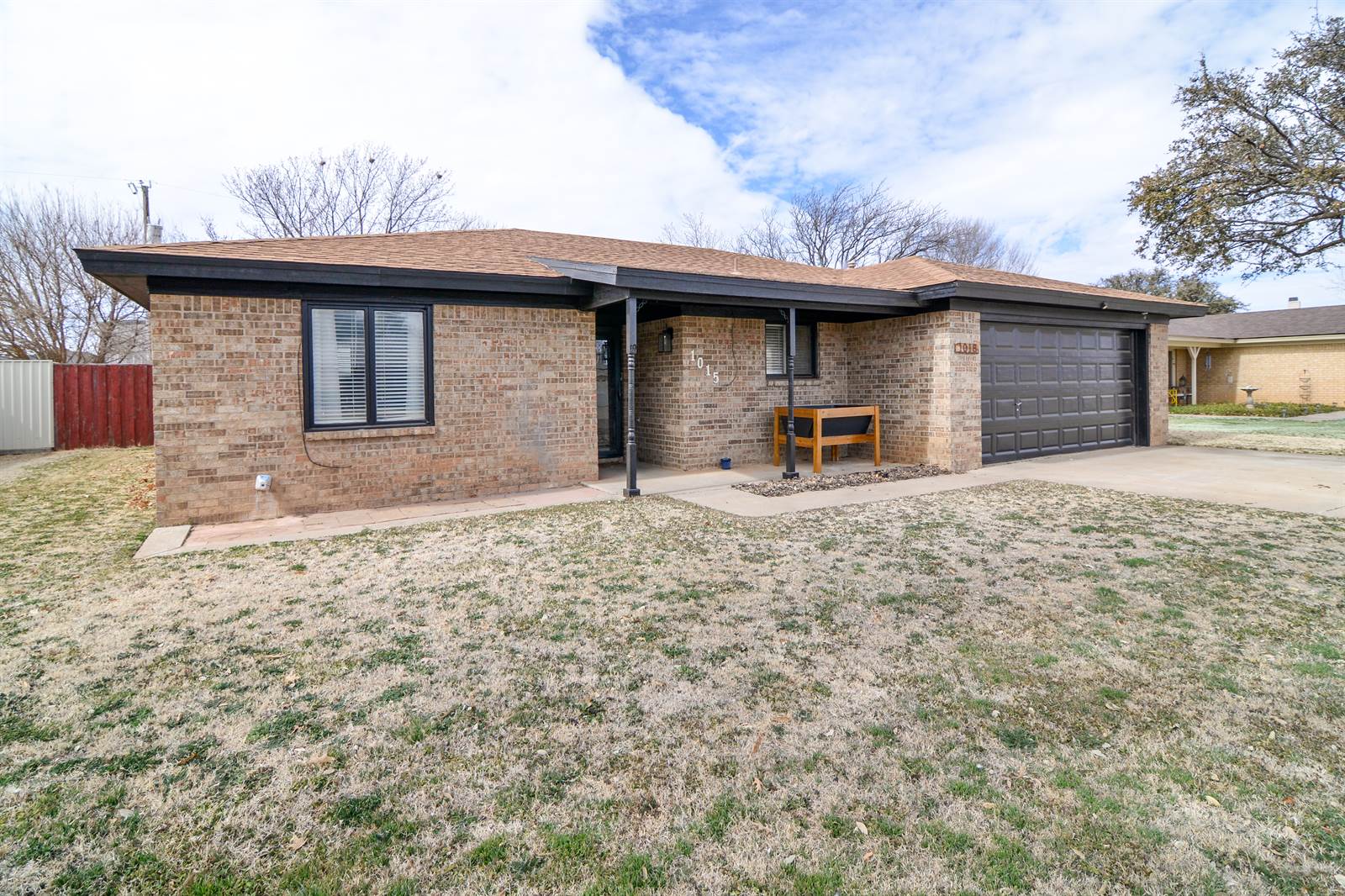 1015 Dogwood Ave, Idalou, TX 79329