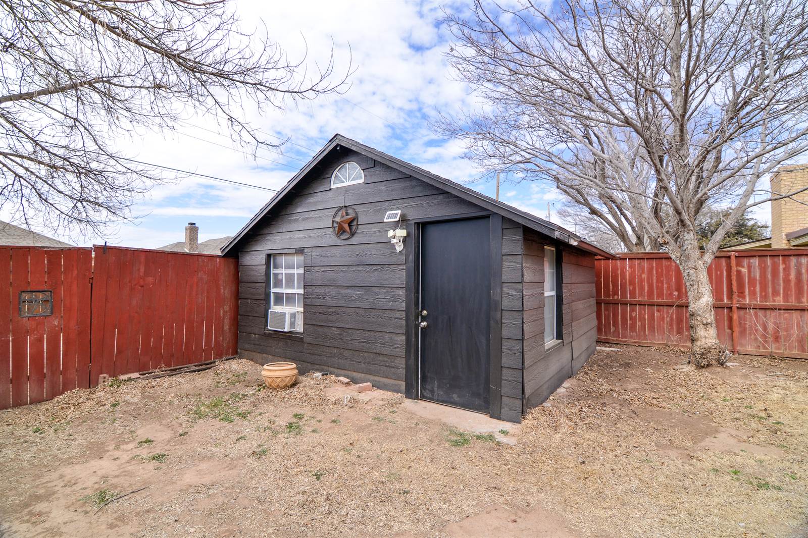 1015 Dogwood Ave, Idalou, TX 79329