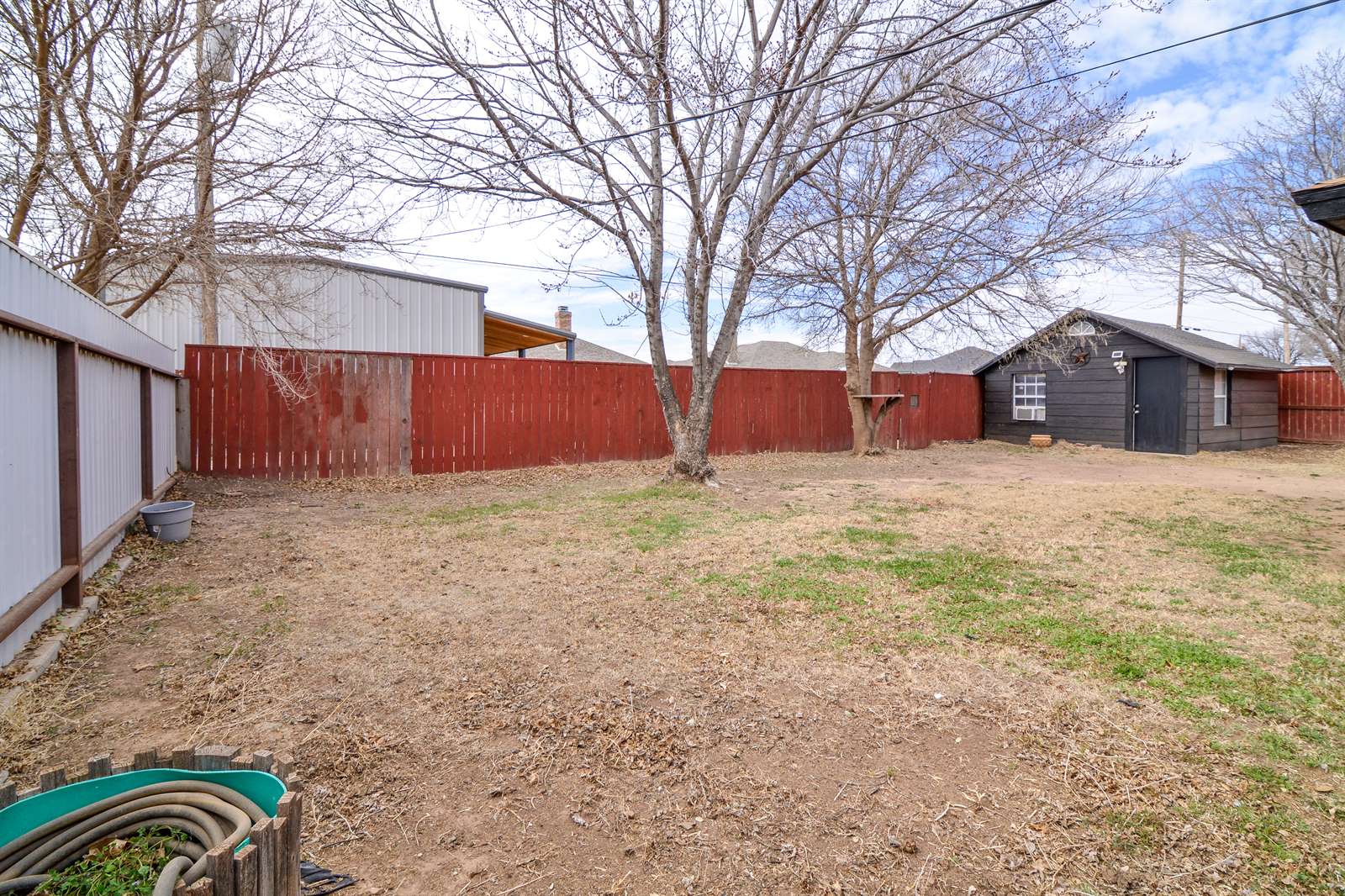1015 Dogwood Ave, Idalou, TX 79329