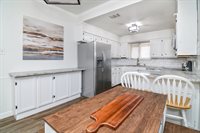 1015 Dogwood Ave, Idalou, TX 79329