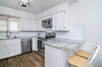 1015 Dogwood Ave, Idalou, TX 79329