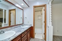 1015 Dogwood Ave, Idalou, TX 79329