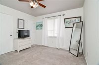 1015 Dogwood Ave, Idalou, TX 79329
