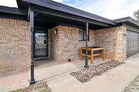 1015 Dogwood Ave, Idalou, TX 79329