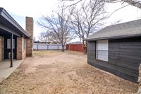 1015 Dogwood Ave, Idalou, TX 79329